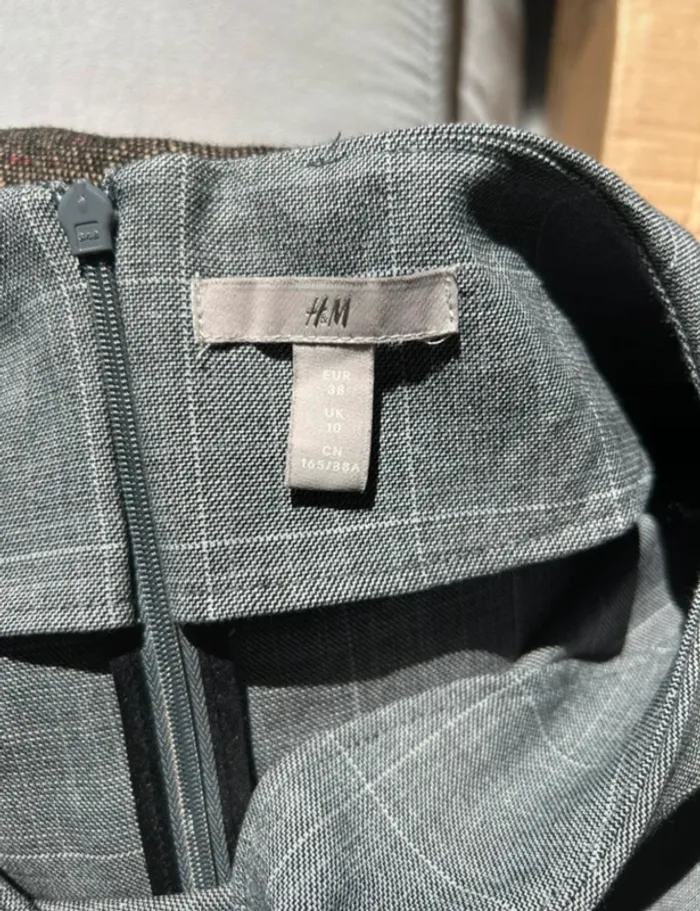 Robe chic neuve taille 38 - photo numéro 5