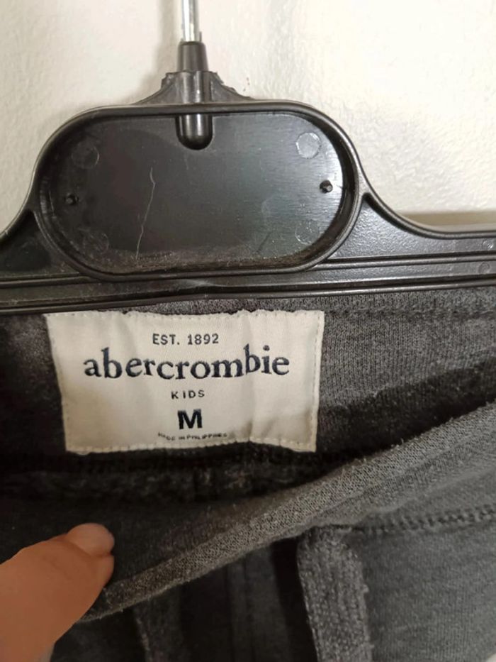 C3 jogging gris Abercrombie M - photo numéro 3