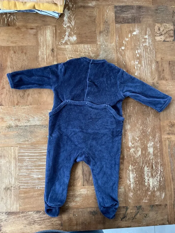 Lot pyjama velours 6 mois - photo numéro 15