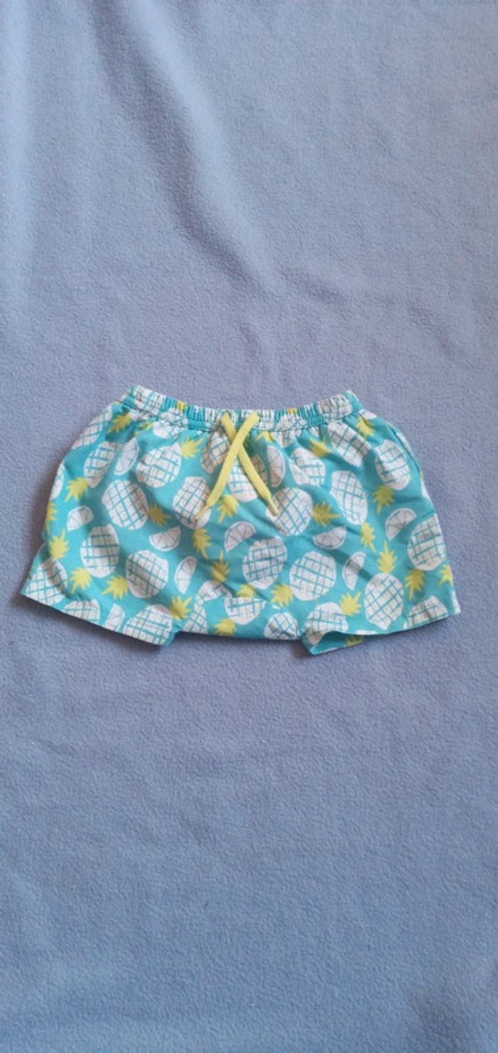 Short de bain Kiabi taille 12 mois
