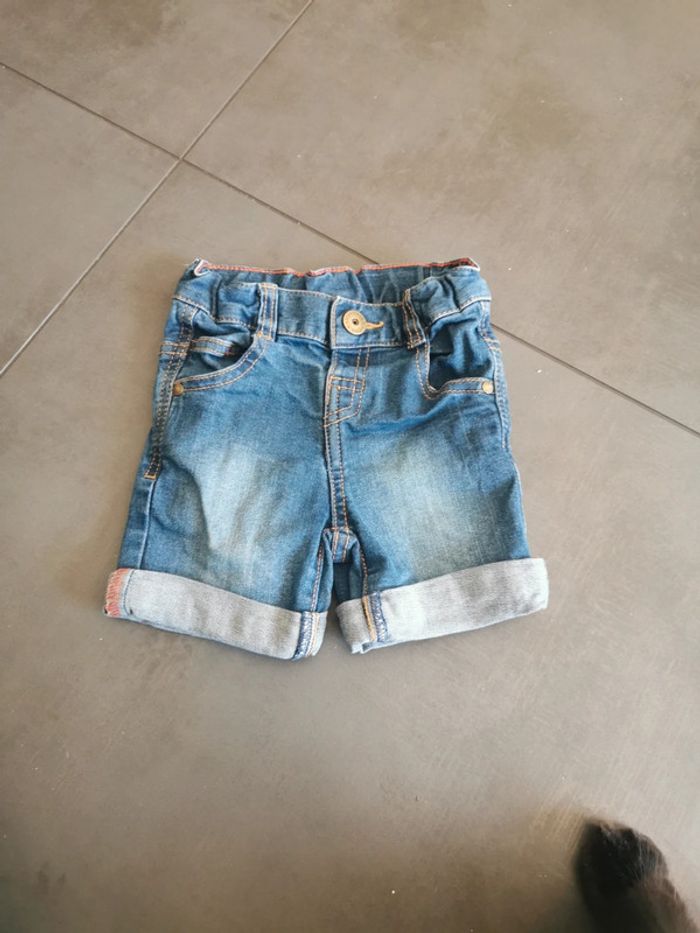 Short en jean kiabi 18 mois