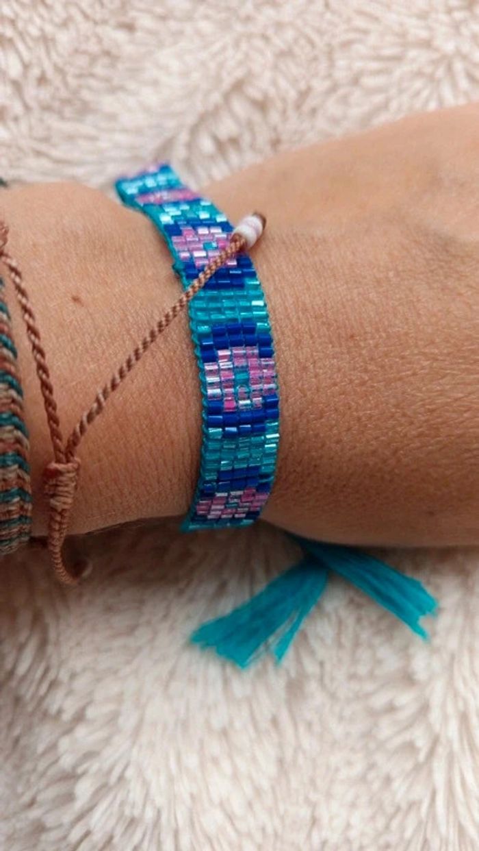 Joli bracelet a perles brillantes - photo numéro 2