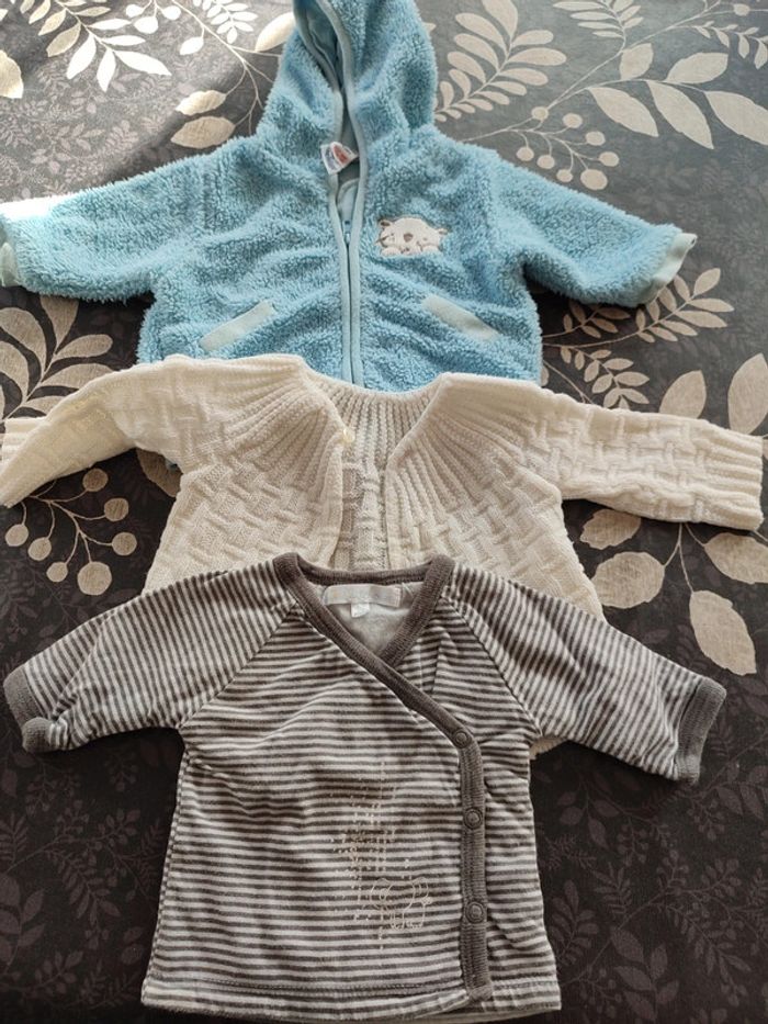 Lot gilets naissance