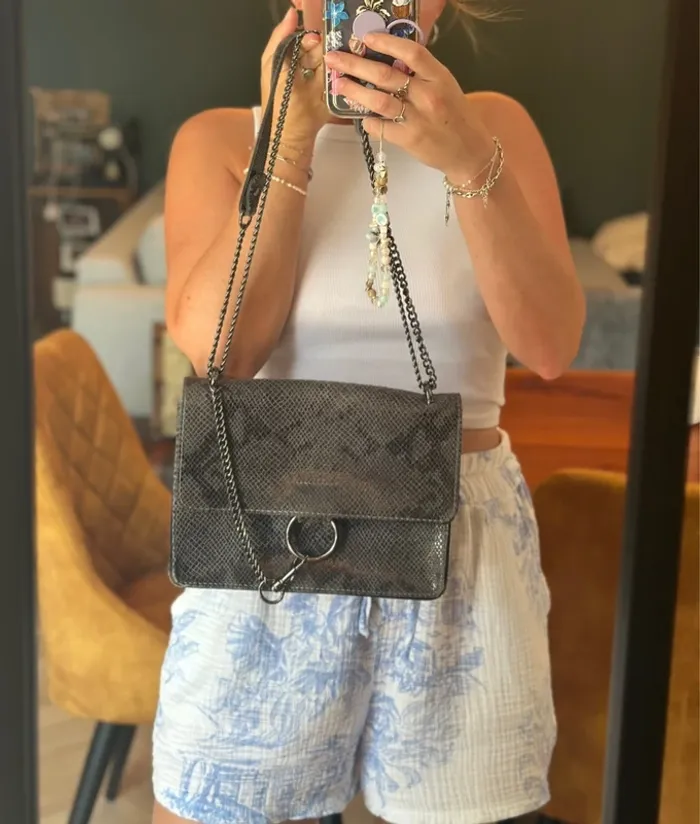 Sac en cuir imprimé python noir et gris – Chaîne métal ajustable – Borse in Pelle - photo numéro 6