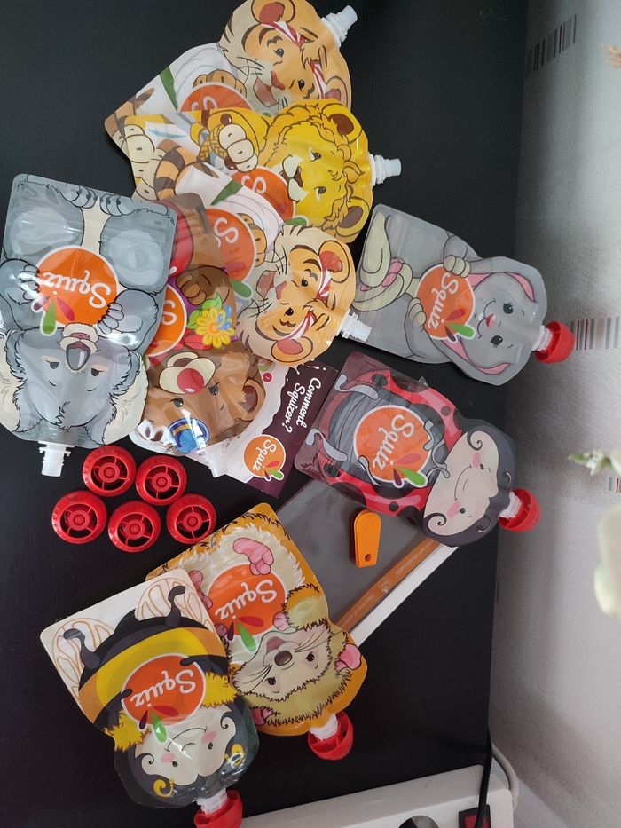 Lot de 9 gourdes réutilisables SQUIZ avec pochette - État Neuf
- photo numéro 3