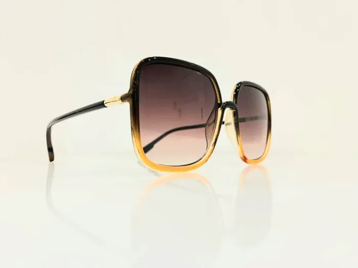 Lunette de soleil femme carrée marron dégradés uvprotection catégorie 3