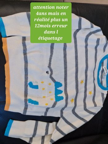 Pull attention à la taille