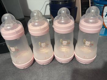 Lot de 4 biberons MAM