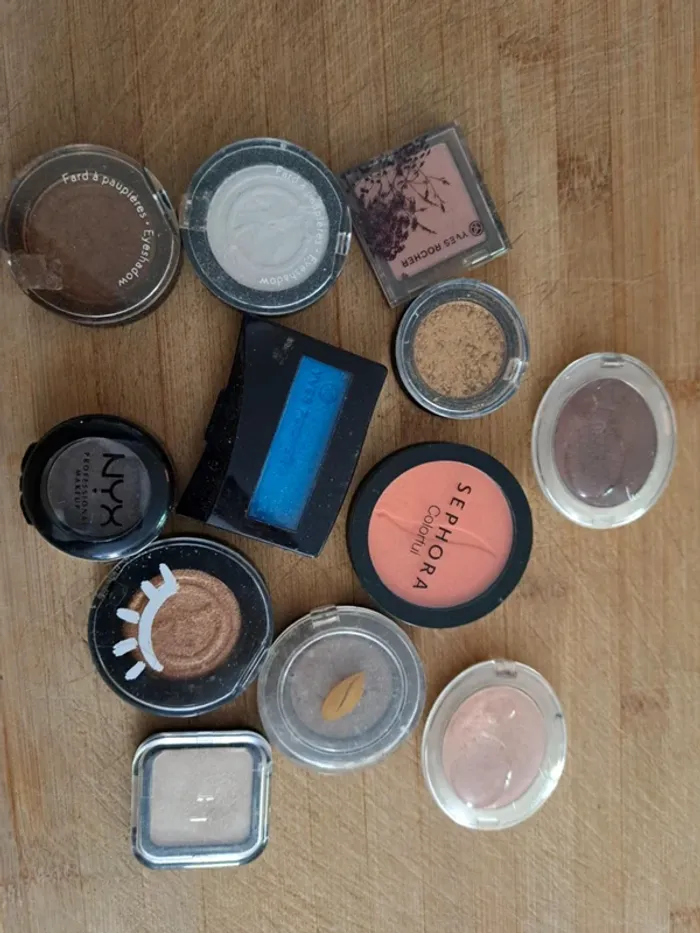 Lot de maquillage neuf - photo numéro 2