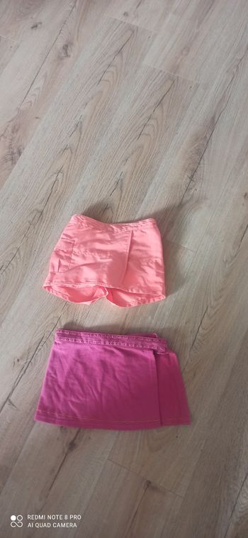 2 jupes shorts 3 ans