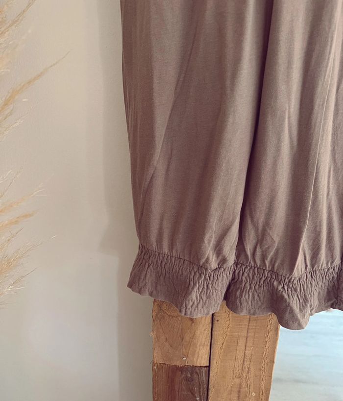 Robe marron avec broderie - photo numéro 3