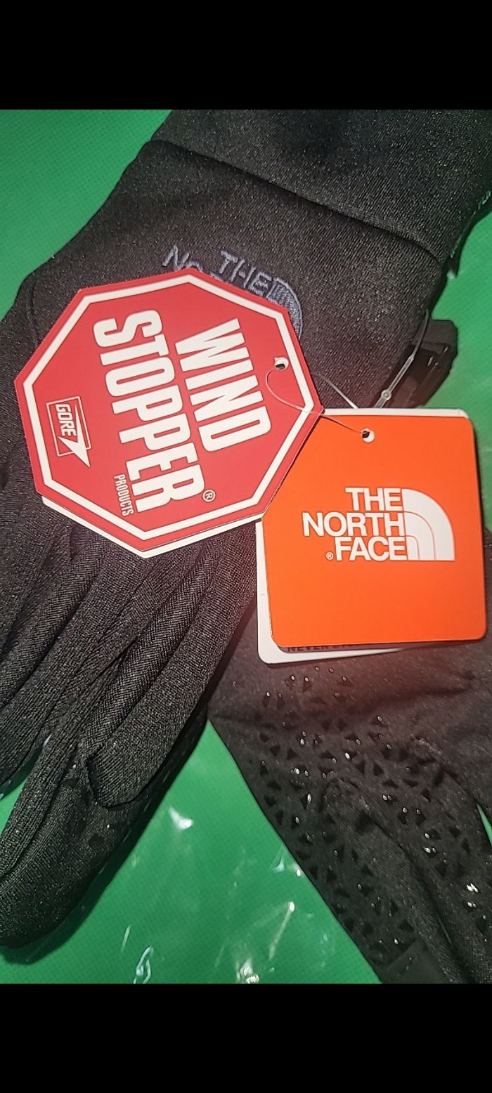 Gant the north face waterproof et WINDSTOPPER - photo numéro 6