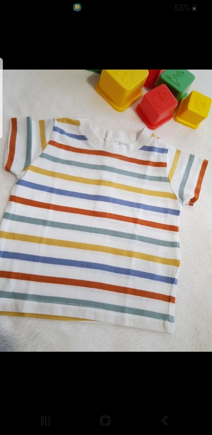 T.shirt bébé taille 6 mois