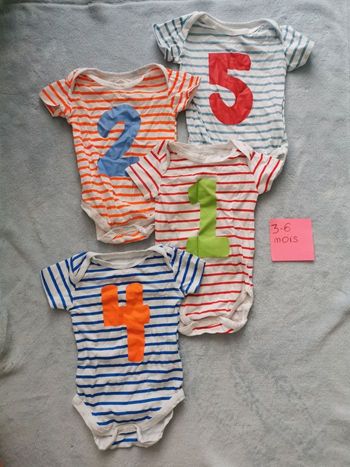 Lot de body manche courte taille 3-6mois