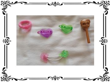 Accessoires cheveux poupées.