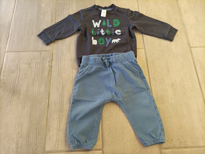 Lot n°240 Ensemble jogging Baby Club 12 mois - photo numéro 2