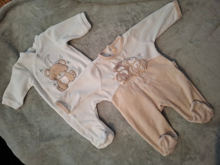 Lot 10 pyjamas taille 1mois - photo numéro 4