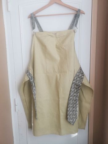 Robe tablier artisanal.e de créatrice (Denise)