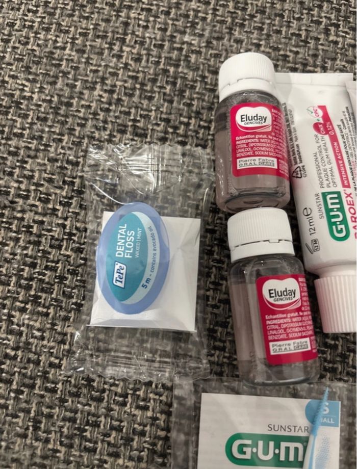 Lot de produits dentaires dentifrice bain de bouche fils dentaire - photo numéro 4