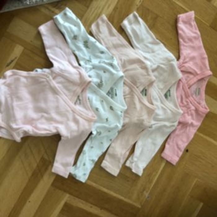 Lot de 9 bodies 1 mois - photo numéro 2