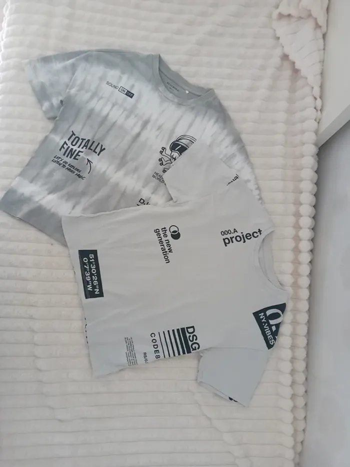 Lot 2 Tshirt garçon 8/9ans Reserved 🩶🖤