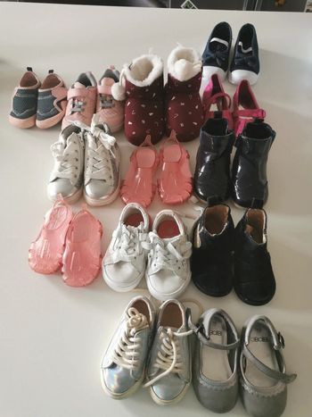 Lot paires chaussures bébé du 19 au 25