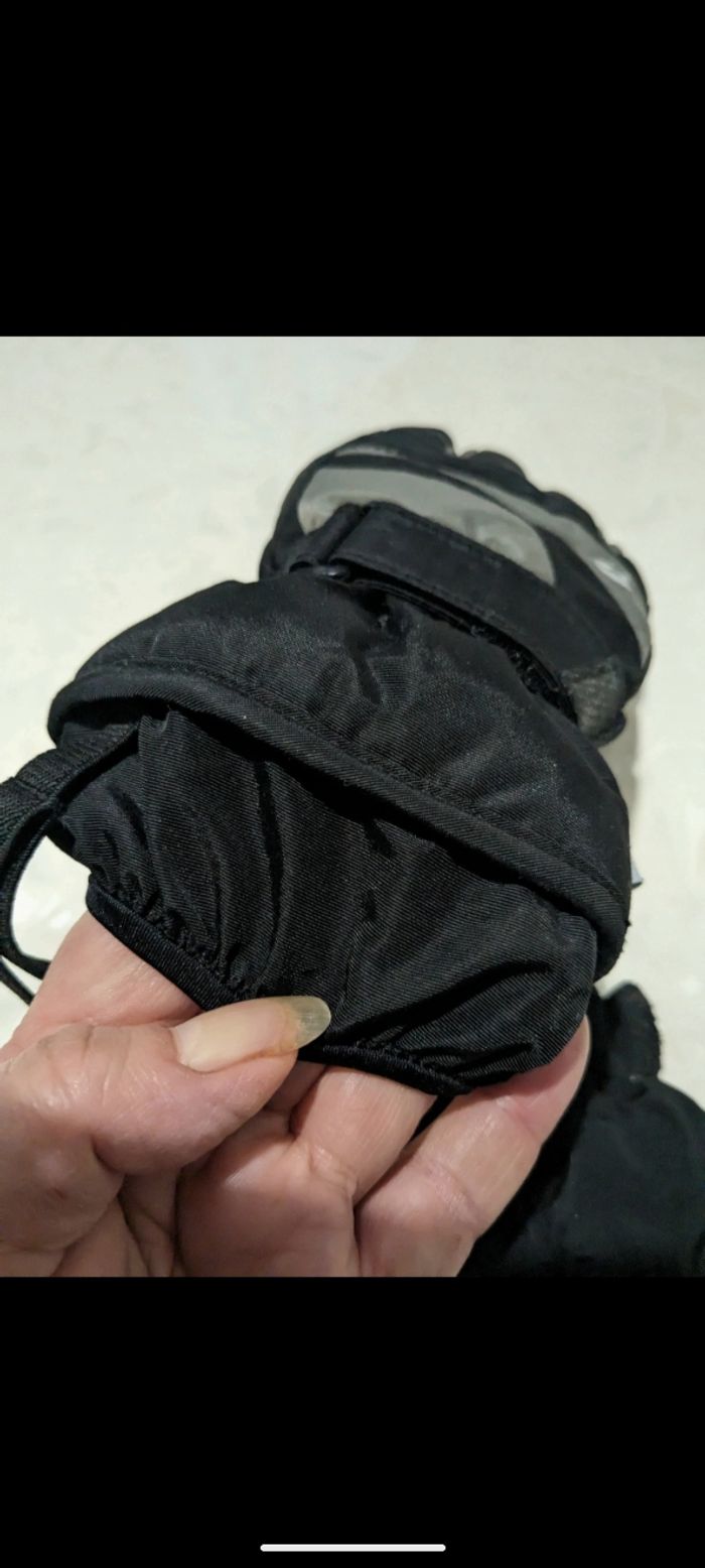 Paire de gants de Ski . Taille 14/16 ans - photo numéro 7