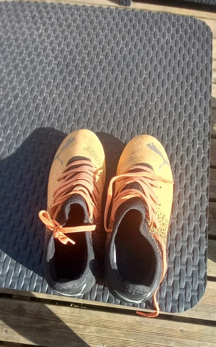 chaussures crampons de football Puma future taille 42 - photo numéro 4