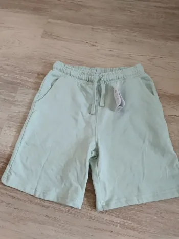 Short neuf 7-8 ans tex