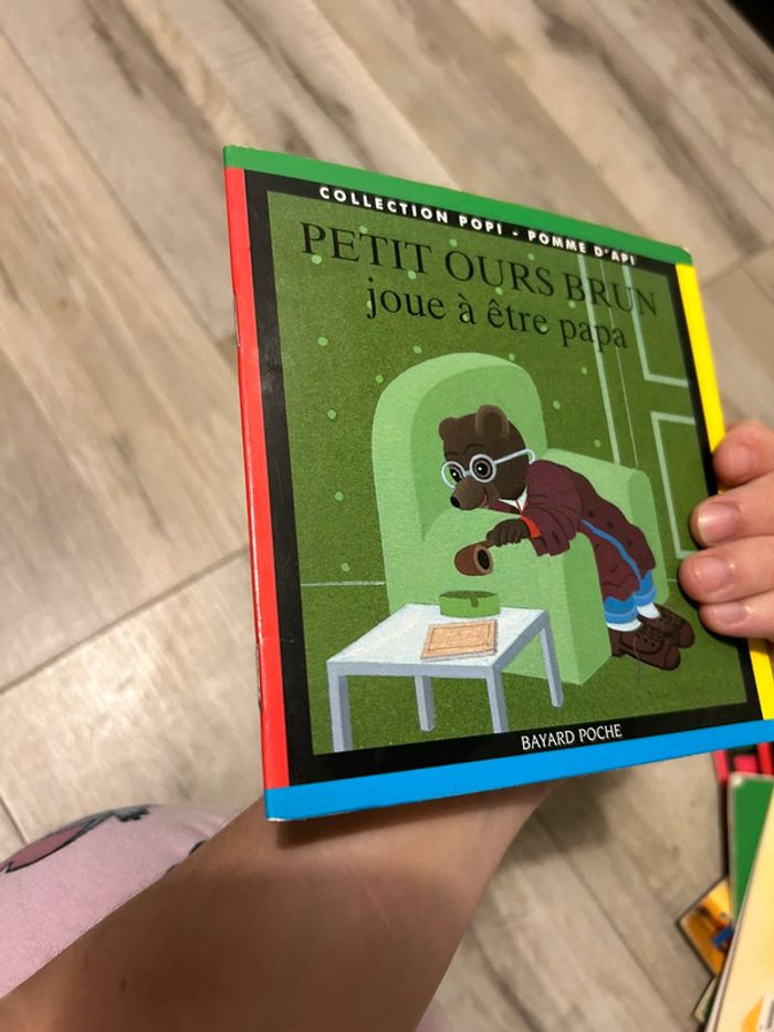 Livre petit ours brun joue à être papa - photo numéro 5