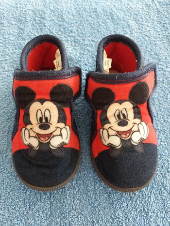 Chaussons Mickey taille 21
