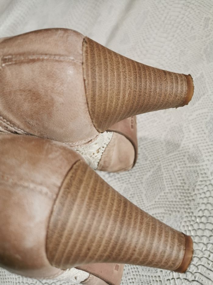 Boots à talons en cuir et dentelle beige Bocage T39 - photo numéro 7