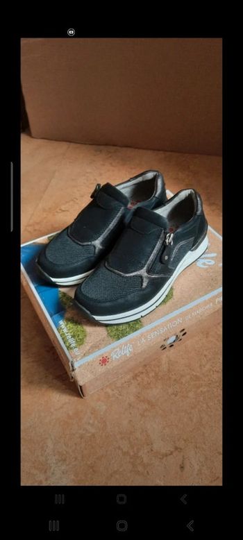 Baskets en cuir neuve 36