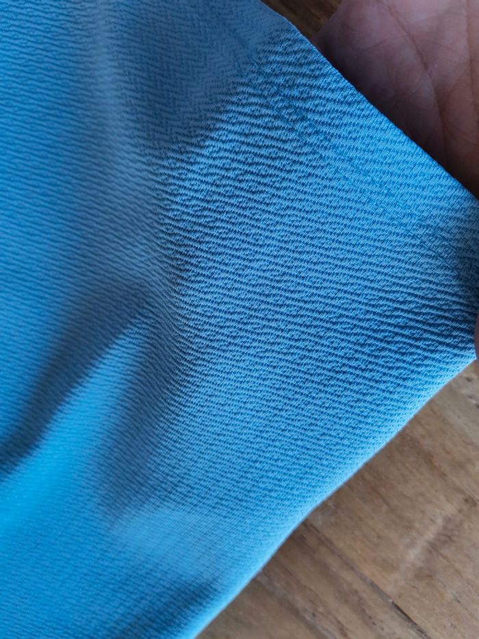 Haut bleu - photo numéro 3