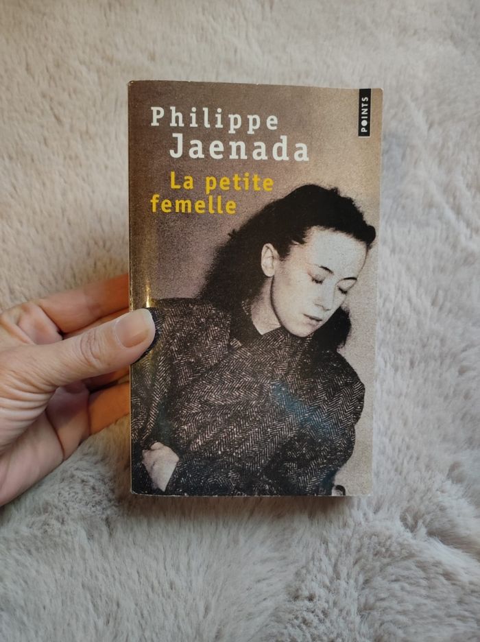 La petite femelle