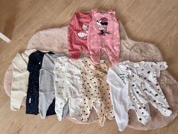 Lot de 11 pyjamas