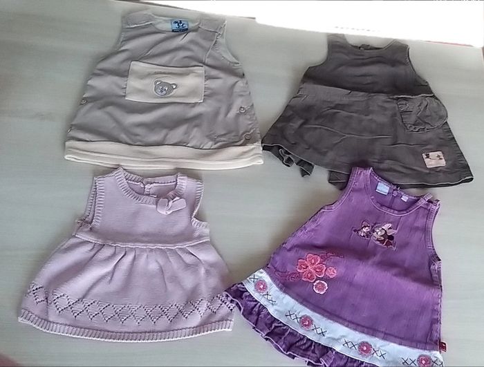 Lot de 4 robes fille en 6 mois