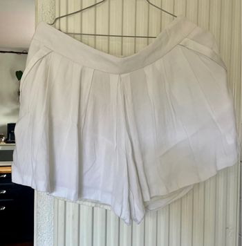 Short blanc façon jupe
