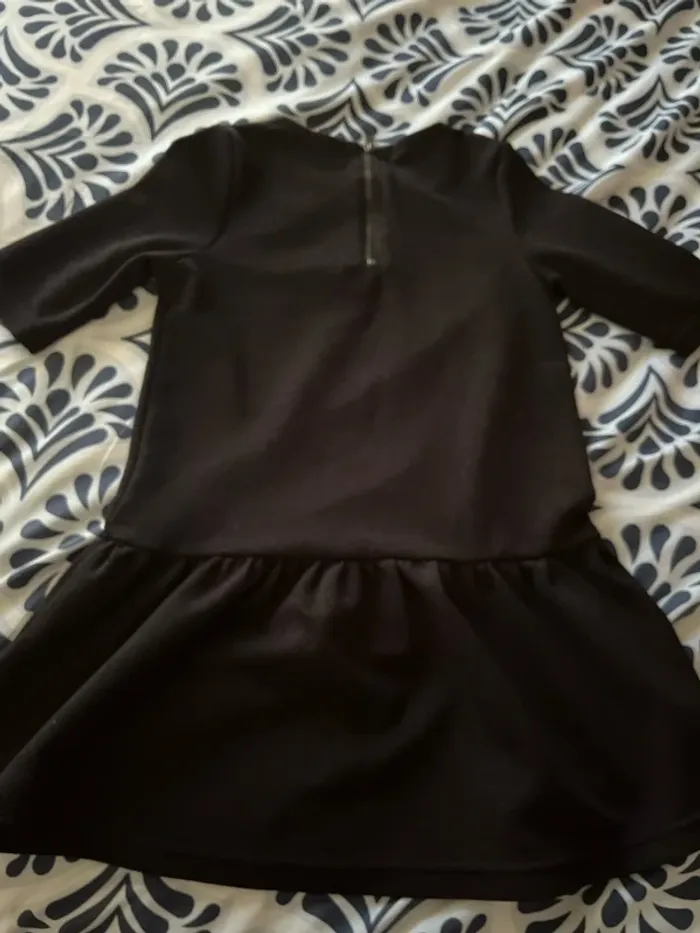 Robe noire - photo numéro 3