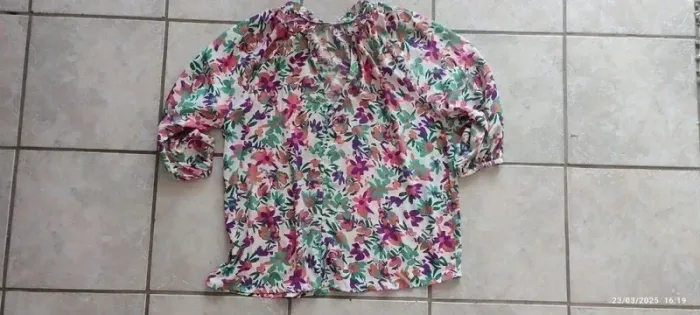 👚 Chemise femme manches courtes 🌸 Taille 40 - photo numéro 2