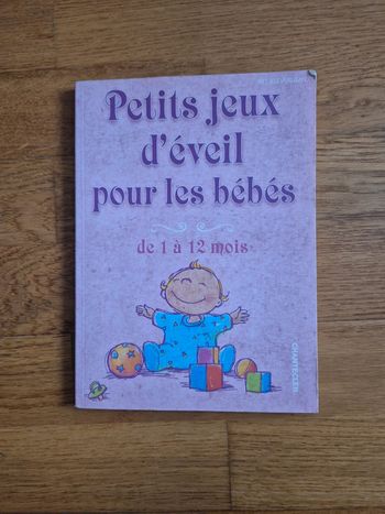 Livre petits jeux d'éveil pour les bébés