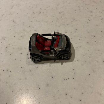 Voiture figurine kinder