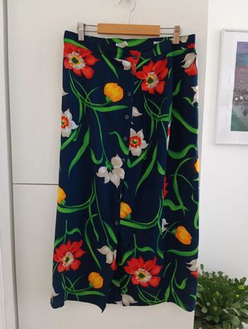 Jupe vintage marine boutonnée à fleurs multicolores