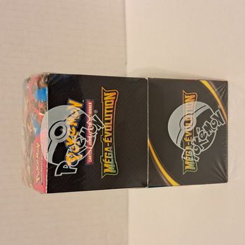 Demi display pokémon ME 01 scellé propre mais léger plis carton