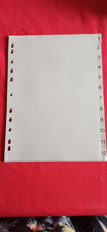 Intercalaires en plastique 24 x 32 gris
