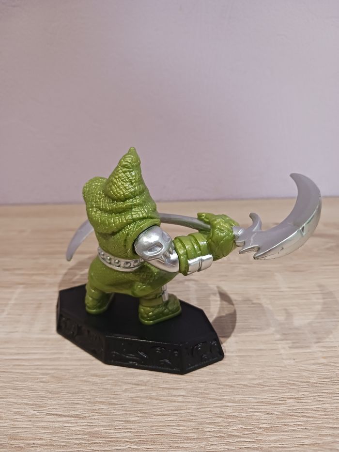 Figurine Skylanders Imaginators Steel-Plated Hood Sickle - photo numéro 3