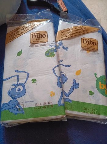 Nappe vintage disney 1000 et 1 pattes pas de vinted go