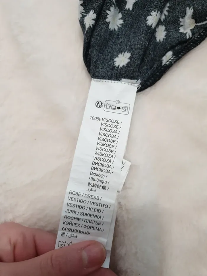 Robe fine et légère à brettelle - photo numéro 5