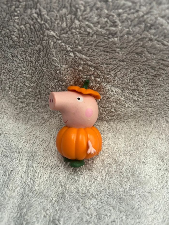 Figurine Georges Pig en citrouille - photo numéro 2