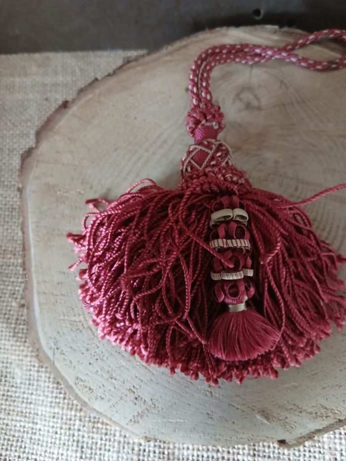 Pompon de porte bordeaux doré guipure - photo numéro 4